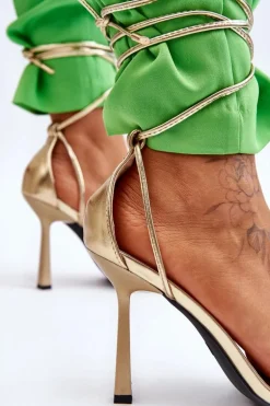 Wiązane Sandałki Na Szpilce Z Motylami Złote Delmar