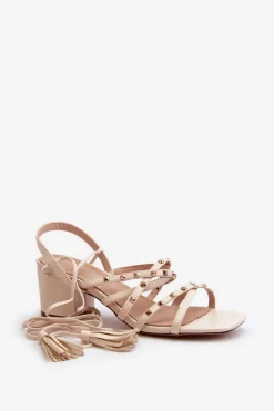 Wiązane Sandały Na Niskim Obcasie Ozdobione Ćwiekami Beżowe Chrisele