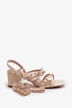 Wiązane Sandały Na Niskim Obcasie Ozdobione Ćwiekami Beżowe Chrisele
