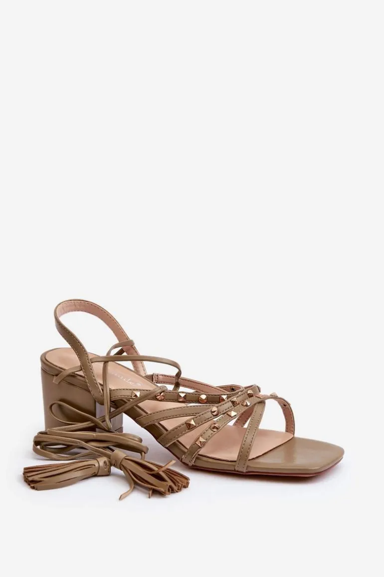 Wiązane Sandały Na Niskim Obcasie Ozdobione Ćwiekami Zielone Chrisele