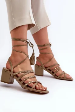 Wiązane Sandały Na Niskim Obcasie Ozdobione Ćwiekami Zielone Chrisele