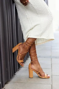 Wiązane Sandały Na Słupku Camel Catwalk