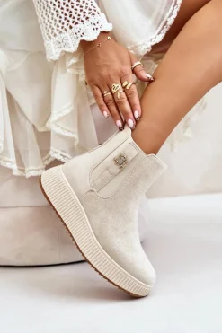 Wsuwane Botki Damskie Na Platformie Z Przypinką Eko Zamszowe Jasnobeżowe Ciatheia