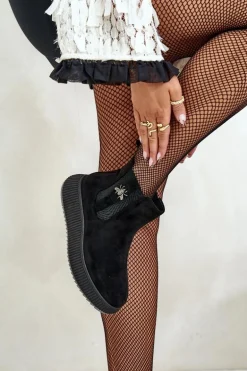 Wsuwane Botki Damskie Na Platformie Z Przypinką Eko Zamszowe Czarne Ciatheia