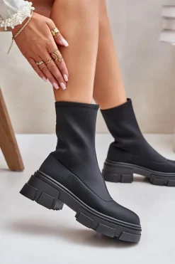 Wsuwane Botki Na Płaskim Obcasie Czarne Ravendria