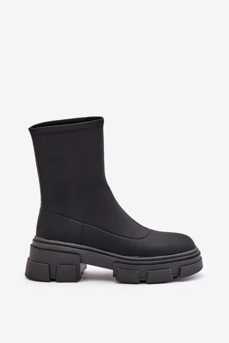 Wsuwane Botki Na Płaskim Obcasie Czarne Ravendria