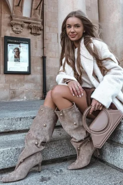 Wsuwane Kozaki Damskie Na Szpilce Ze Złotymi Ozdobami Beżowe Thaliane