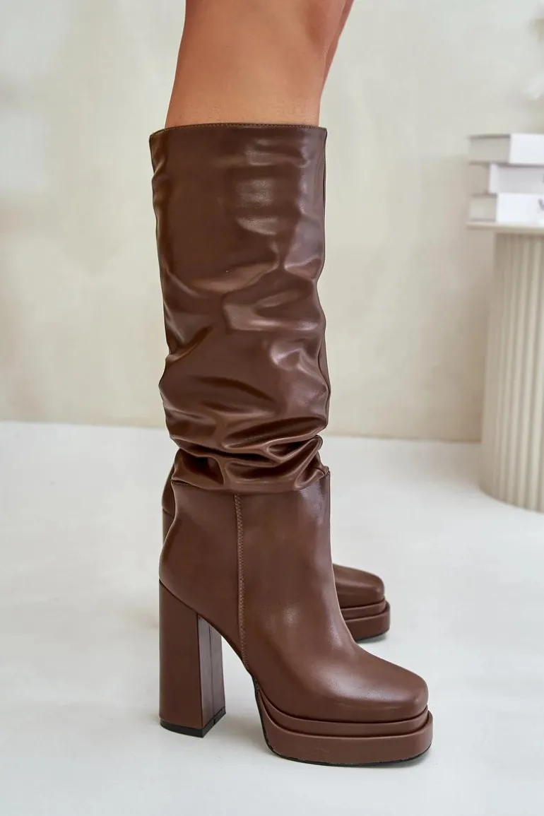 Wsuwane Kozaki Na Słupku I Platformie Z Marszczeniem Ocieplane Brązowe Beridra