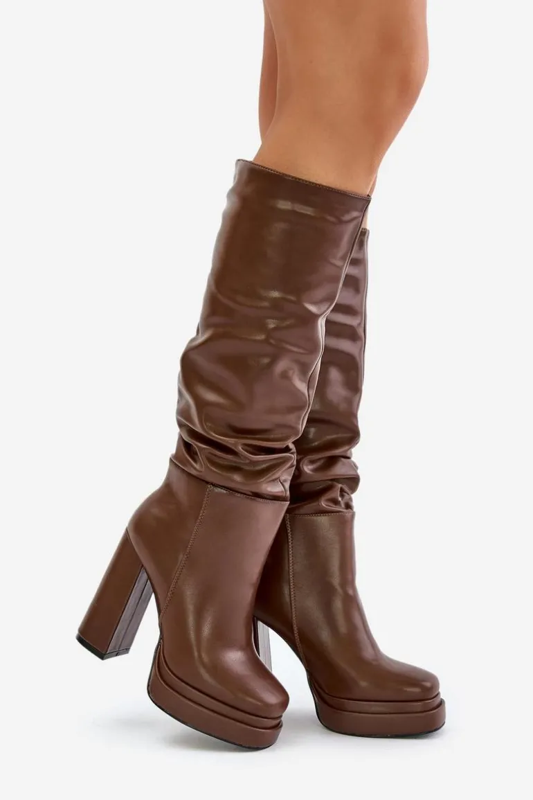 Wsuwane Kozaki Na Słupku I Platformie Z Marszczeniem Ocieplane Brązowe Beridra