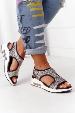Wsuwane Sandały Na Koturnie Srebrne Z Brokatem Zoey