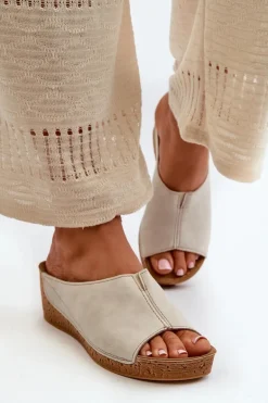 Wygodne Klapki Damskie Na Koturnie Inblu NG000002 Beżowe