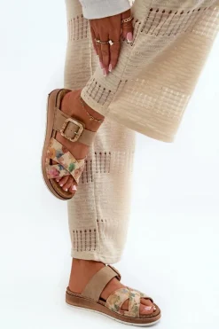 Wygodne Klapki Damskie Z Klamrą W Kwiaty Inblu GS000051 Brązowe