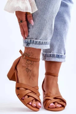 Wygodne Sandały Na Niskim Obcasie Camel Camelia