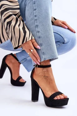 Wygodne Zamszowe Sandały Na Wysokim Słupku Czarne Essence