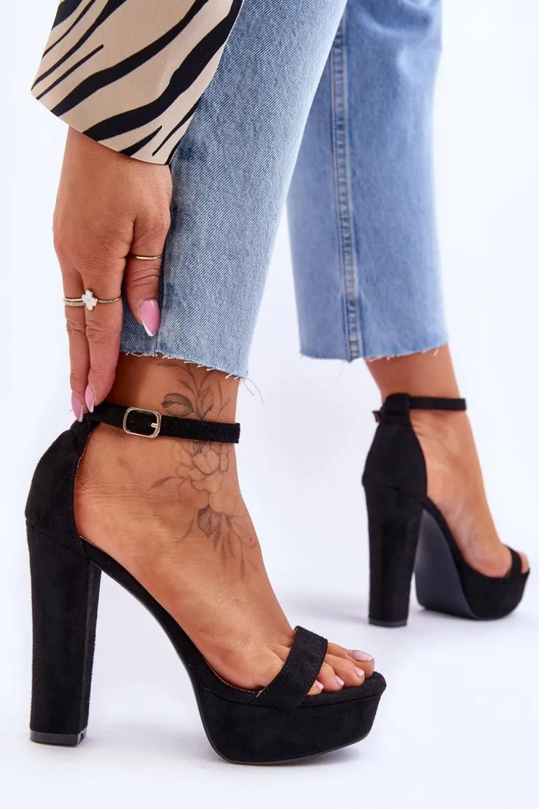 Wygodne Zamszowe Sandały Na Wysokim Słupku Czarne Essence