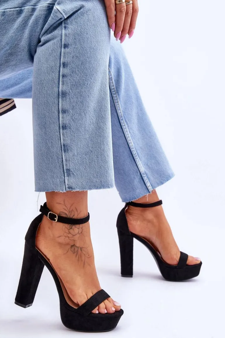 Wygodne Zamszowe Sandały Na Wysokim Słupku Czarne Essence