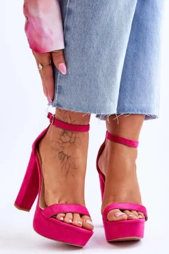 Wygodne Zamszowe Sandały Na Wysokim Słupku Fuksja Essence