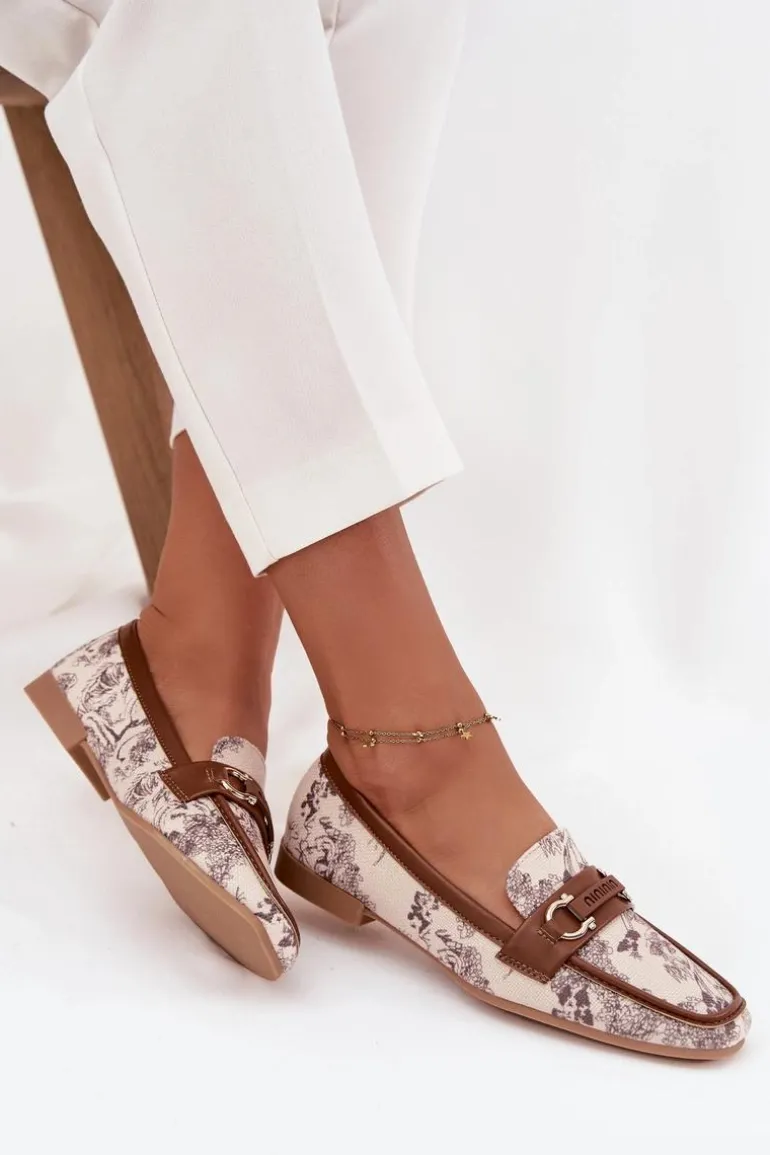 Wzorzyste Mokasyny Loafersy Damskie Z Ozdobnym Elementem Beżowo-Brązowe Evelora