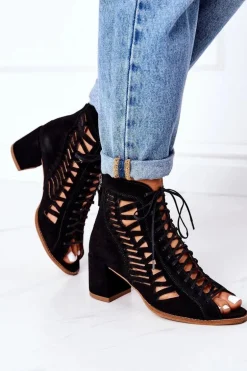 Zamszowe Ażurowe Botki Maciejka 04040-01 Czarne