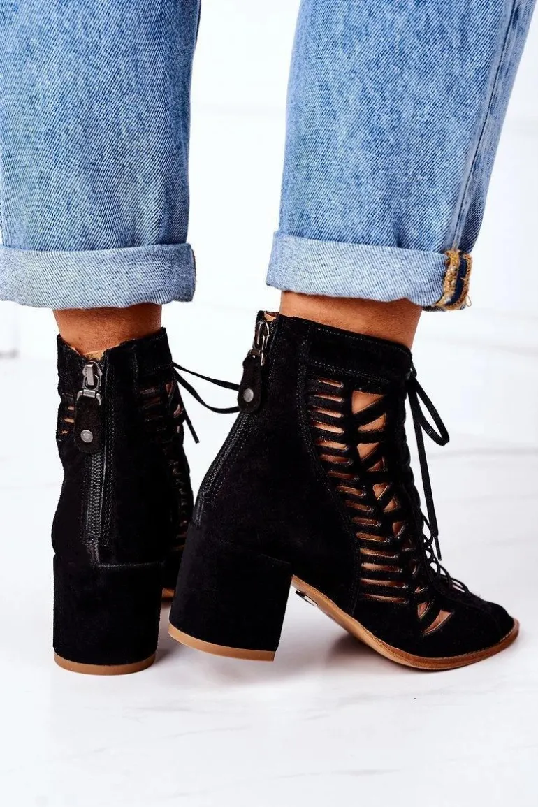 Zamszowe Ażurowe Botki Maciejka 04040-01 Czarne