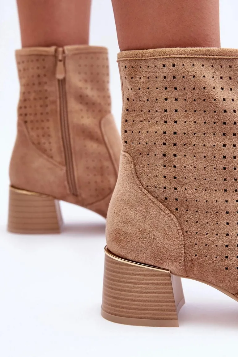 Zamszowe Ażurowe Botki Na Obcasie Ciemnobeżowe Perale