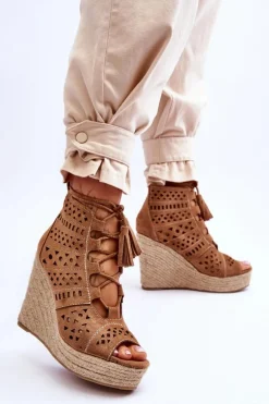 Zamszowe Ażurowe Botki Na Koturnie Camel Berthe