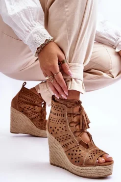 Zamszowe Ażurowe Botki Na Koturnie Camel Berthe