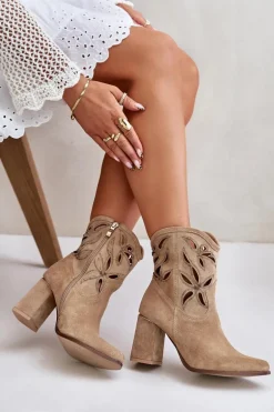 Zamszowe Ażurowe Botki Na Słupku Lewski 3629 Beżowe