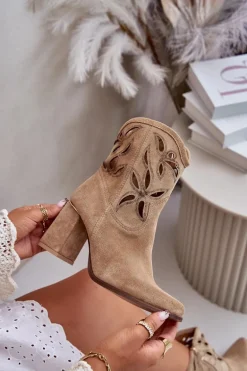 Zamszowe Ażurowe Botki Na Słupku Lewski 3629 Beżowe