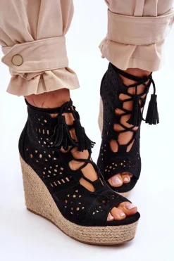 Zamszowe Ażurowe Botki Na Koturnie Czarne Berthe