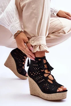 Zamszowe Ażurowe Botki Na Koturnie Czarne Berthe