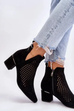 Zamszowe Botki Ażurowe Z Wycięciem Na Obcasie Czarne Blakely