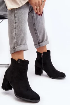 Zamszowe Botki Damskie Na Słupku Czarne Selela