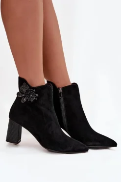Zamszowe Botki Damskie Na Słupku Z Ozdobą D&A CR52-686 Czarne