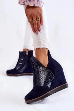 Zamszowe Botki Na Koturnie Krokodyli Wzór Granatowe Alda