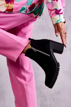 Zamszowe Botki Na Obcasie Z Suwakiem Czarne Sevione