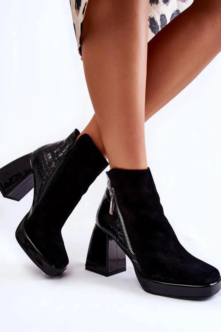 Zamszowe Botki Na Obcasie Geometryczny Wzór Czarne Alienore