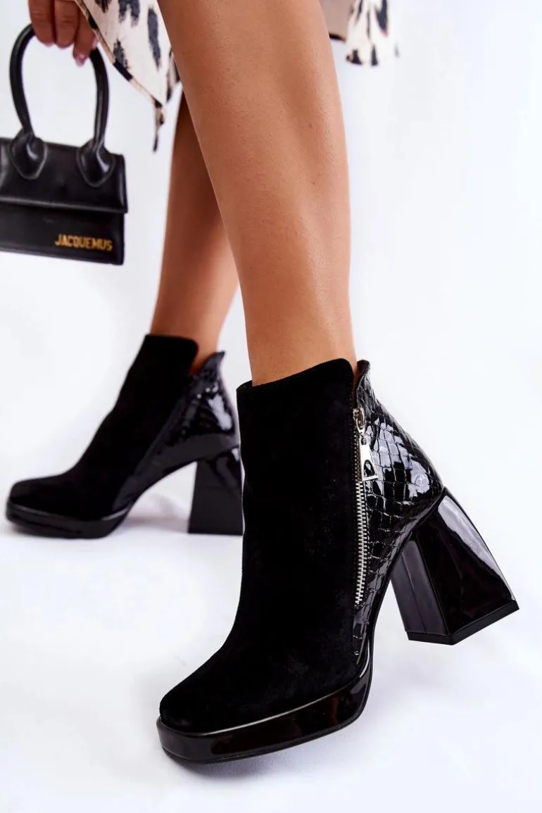 Zamszowe Botki Na Obcasie Geometryczny Wzór Czarne Alienore