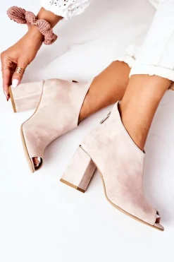 Zamszowe Botki Na Słupku Lewski Shoes 3044 Beżowe