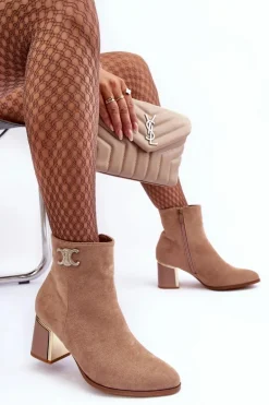 Zamszowe Botki Na Słupku Z Ozdobą Beżowe Dwinja