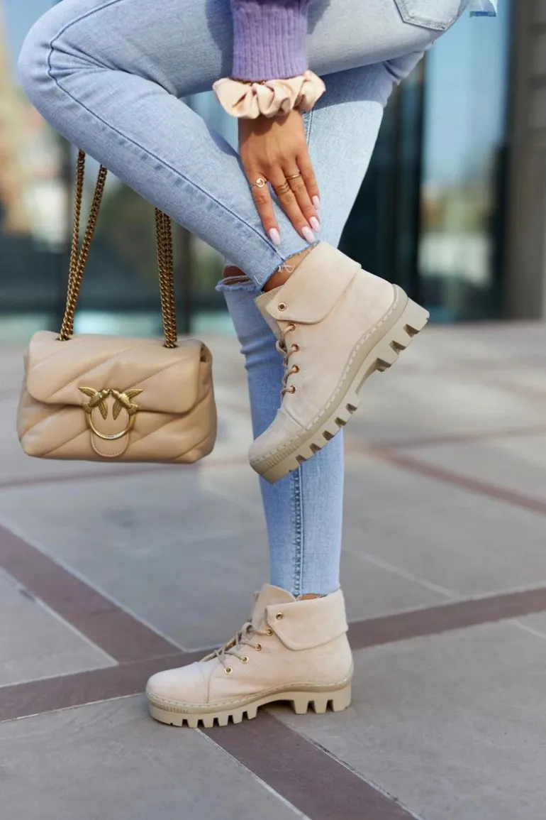 Zamszowe Botki Trapery Wiązane Jasnobeżowe Dalles