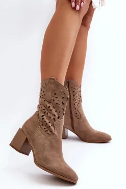Zamszowe Botki Z Ażurową Cholewką Na Klocku Ciemnobeżowe Irvelame