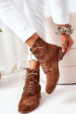 Zamszowe Botki Z Ażurowym Wzorem Brązowe Josie