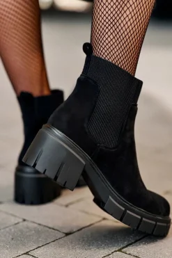 Zamszowe Botki Z Elastyczną Wstawką Czarne Anyfer