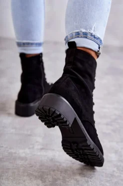 Zamszowe Botki Z Ozdobnymi Paskami Czarne Malesia