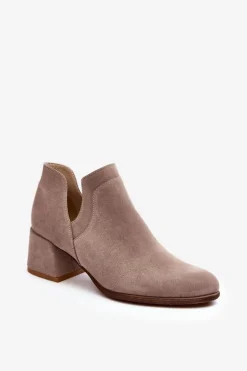 Zamszowe Botki Z Wycięciami Na Obcasie Jasnobeżowe Dalros