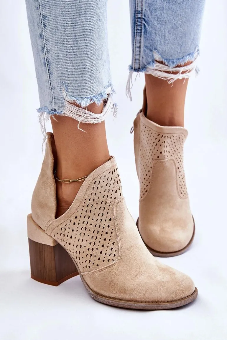 Zamszowe Botki Z Wycięciem Jasnobeżowe Layne