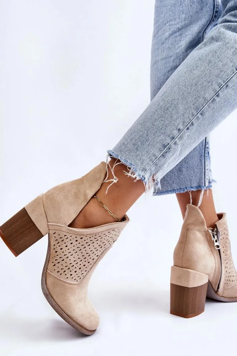 Zamszowe Botki Z Wycięciem Jasnobeżowe Layne