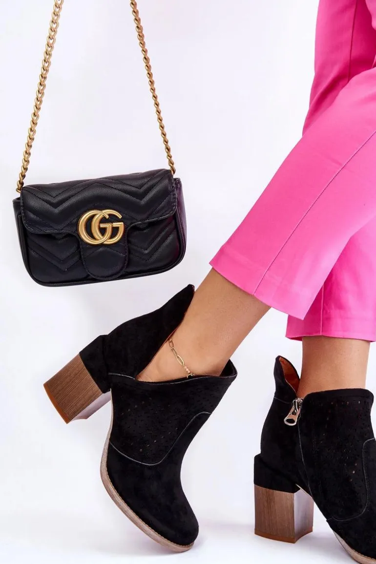 Zamszowe Botki Z Wycięciem Czarne Layne