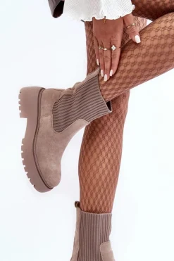 Zamszowe Botki Ze Skarpetą Na Platformie I Płaskim Obcasie Ciemnobeżowe Rewam